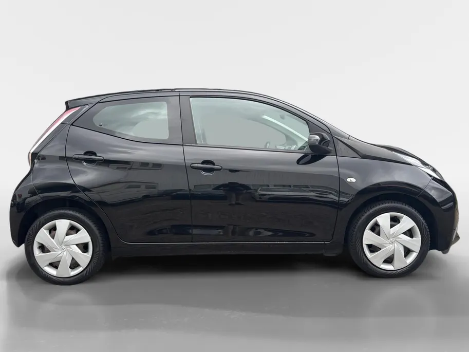 Toyota Aygo 1.0 VVT-i x-play | Airco | Achteruitrijcamera | Apple carplay / Android auto |