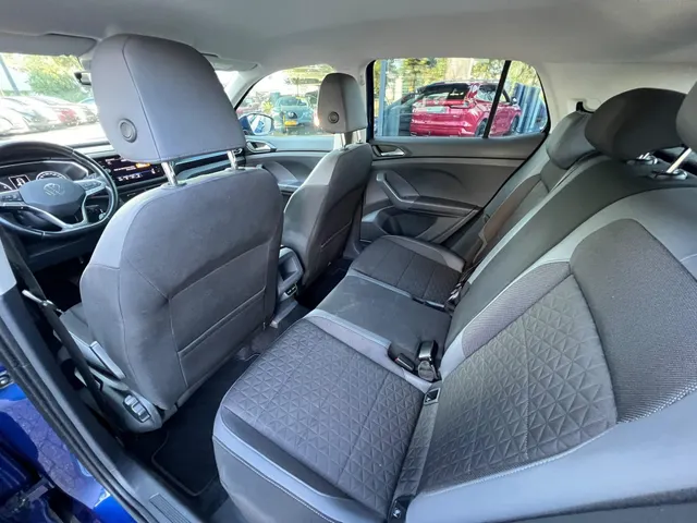 Volkswagen T-Cross 1.0 TSI Life AUTOMAAT | NAVIGATIE | APPLE CARPLAY | ANDROID AUTO | 17 INCH LMV | STOELVERWARMING | ADAPTIVE CRUISE CONTROL |