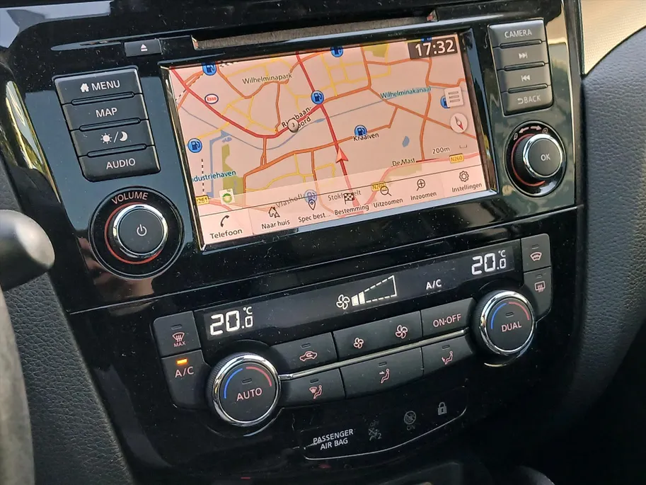 Nissan QASHQAI 1.3 DIG-T 140pk Tekna / NIEUW BINNEN! / Panoramisch glazen dak / 360 Camera / 19' / Climate en Cruisecontrol! /