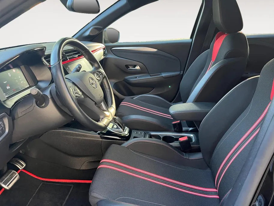 Opel Corsa 1.2 Edition | AUTOMAAT | Carplay | Stoelverwarming | Dodehoek detectie | Climate Control | Draadloze telefoonlader | Parkeercamera