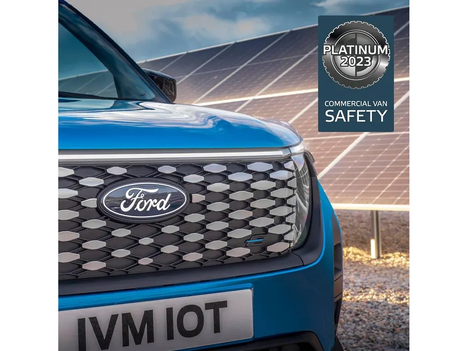 Ford E-Transit Courier Limited 46 kWh 136 pk | 17' LM velgen | Te bestellen voertuig vanaf € 29.135 ex BTW | Nu 0,99% rente financial lease | Winter Pack | Parking Pack | Apple Car Play / Android Auto | Snel laden
