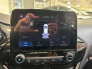Ford Fiesta 1.0 EcoBoost Hybrid Titanium | Apple Carplay / Android Auto | Stoel + Stuurverwarming | Cruise Control | Parkeersensoren Achter | Lichtsensor | Climate Control | Verwarmbare Voorruit