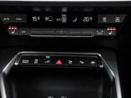 Audi A3 Sportback 45 TFSIe 272pk S-tronic S edition Competition · Camera · Sonos Audio · Elektrische stoelverstelling · Keyless  · Stoelverwarming · Afneembare Trekhaak · Fabrieksgarantie tot 03-04-2030 of 100.000km