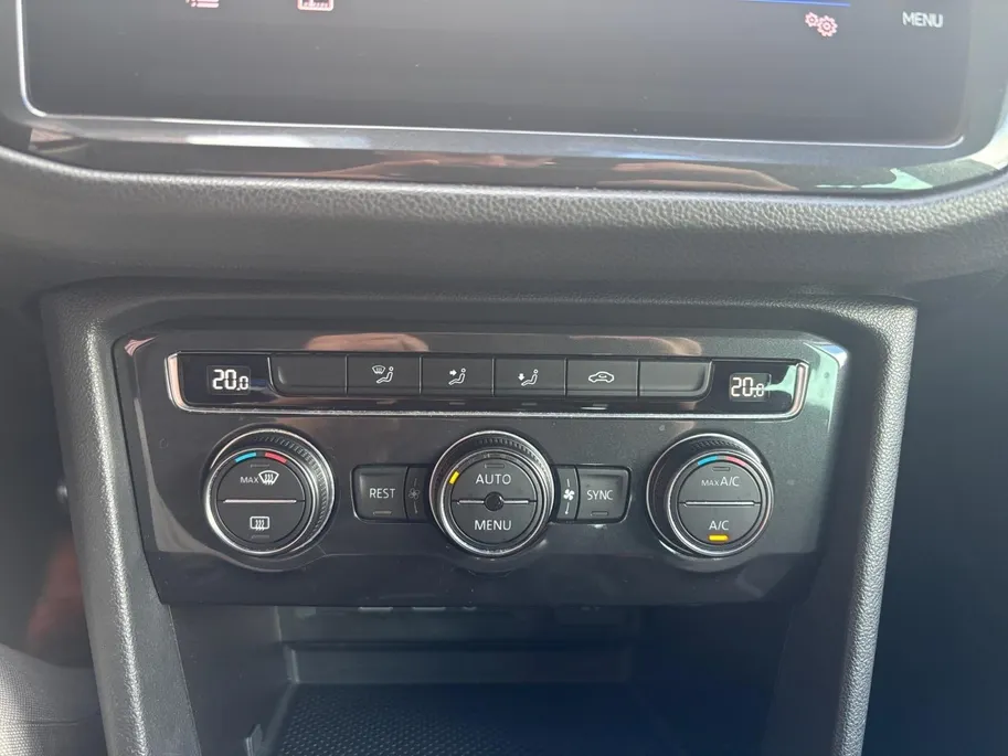 Volkswagen Tiguan 1.5 TSI ACT Comfortline Business | Trekhaak | Achteruitrijcamera | Climate control | ACC