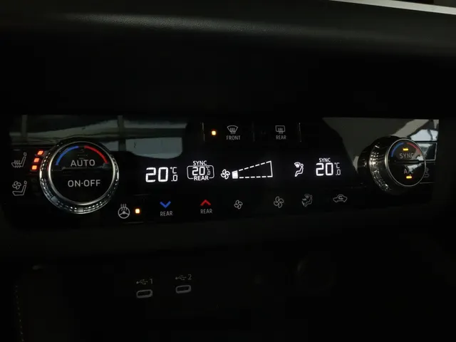 Mitsubishi Outlander 2.4 PHEV Instyle Trekhaak | Panodak | Adaptive Cruise | All Seas