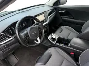 Kia e-Niro DynamicPlusLine 64 kWh | NAVI | CAMERA | SCHUIFDAK | TREKHAAK | CLIMATE & CRUISE CONTROLE | ETC...