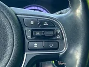 Kia Niro 1.6 GDi Hybrid DynamicPlusLine | Climate control | Navigatie | Parkeercamera | Trekhaak | Stoel en stuurverwarming | Keyless |