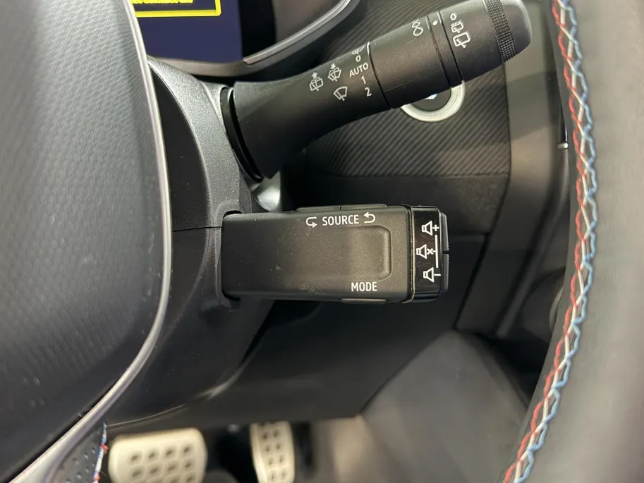 Renault Clio 145PK E-Tech Full Hybrid Esprit Alpine Automaat | Stoelverwarming | 9,3' Navi | Bose Audio | Climate Control | Apple CarPlay/Android Auto | Adaptive Cruise Control | Digital Cockpit | Full LED |