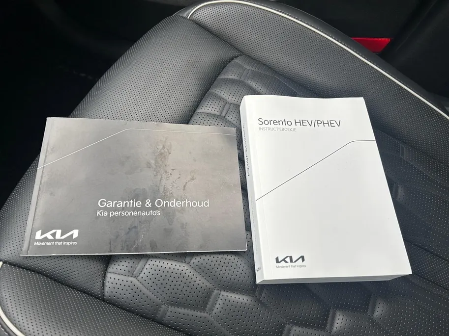 Kia Sorento 1.6 T-GDI Hybrid 2WD ExecutiveLine 5p. | Apple Carplay / Android Auto | Navigatiesysteem | Elektrisch Verstelbare Voorstoelen | Bestuurdersstoel met Geheugen | Elektrisch Schuif / Kanteldak | Elektrisch Bedienbare Achterklep | Stoelverwarming + Stoelkoeli