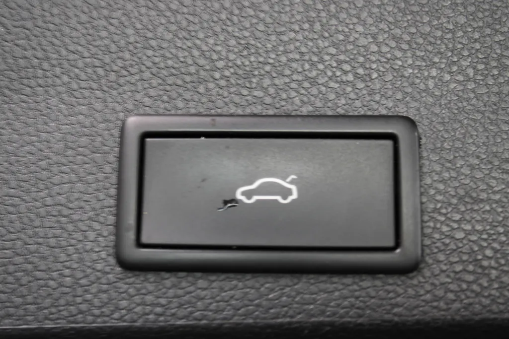 CUPRA Ateca 2.0 TSI 4DRIVE DSG-7 300PK / 360° Camera / 20'' LMV / Elektr. klep / DCC / Stuur + Stoelverwarming / Beats /