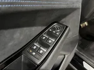 Renault Austral 200PK E-Tech Full Hybrid Esprit Alpine Automaat | 360 Camera | Elektrisch Verstelbare Stoelen | Apple CarPlay/Android Auto | Digital Cockpit | Climate Control | Stoelverwarming | Full LED | 20' Lichtmetalen Velgen |