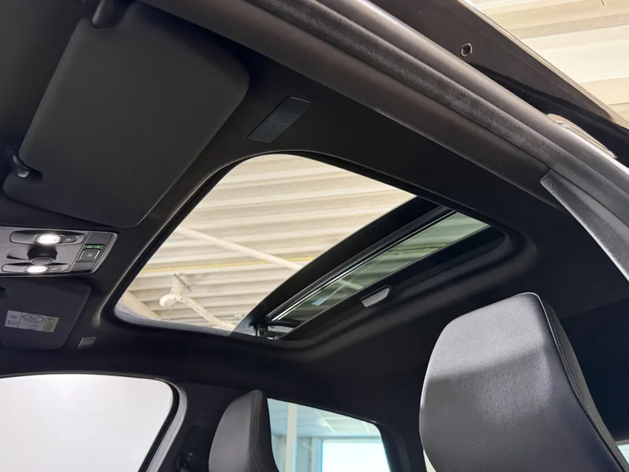 Renault Captur 145PK E-Tech Hybrid SL Rive Gauche Automaat | Schuif/Kantel Dak | Trekhaak | Stoel & Stuurwiel Verwarming | 9,3' Navi | Digital Cockpit | Stoel & Stuurwiel Verwarming | Adaptive Cruise Control |
