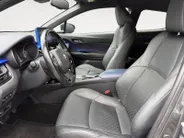 Toyota C-HR 1.8 Hybrid Bi-Tone LM VELGEN | LEDER BEKLEDING | STOELVERWARMING | CLIMA | NAVI