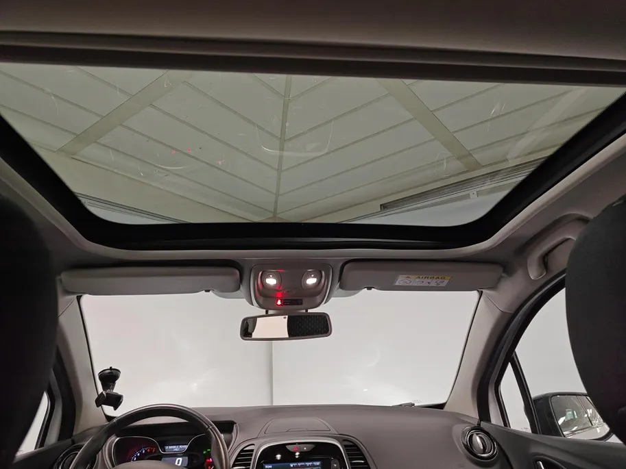 Renault Captur 0.9 TCe Version S | Navigatie | Airco | Cruise Control | Bluetooth | Parkeersensoren | Lichtmetalen Velgen | panoramadak