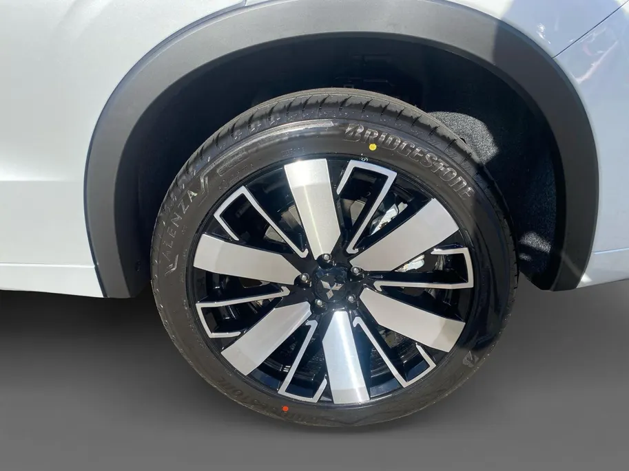 Mitsubishi Outlander 2.4 PHEV Instyle+ | 6000 EURO KORTING | NU DIRECT LEVEBAAR | 8 JAAR GARANTIE |