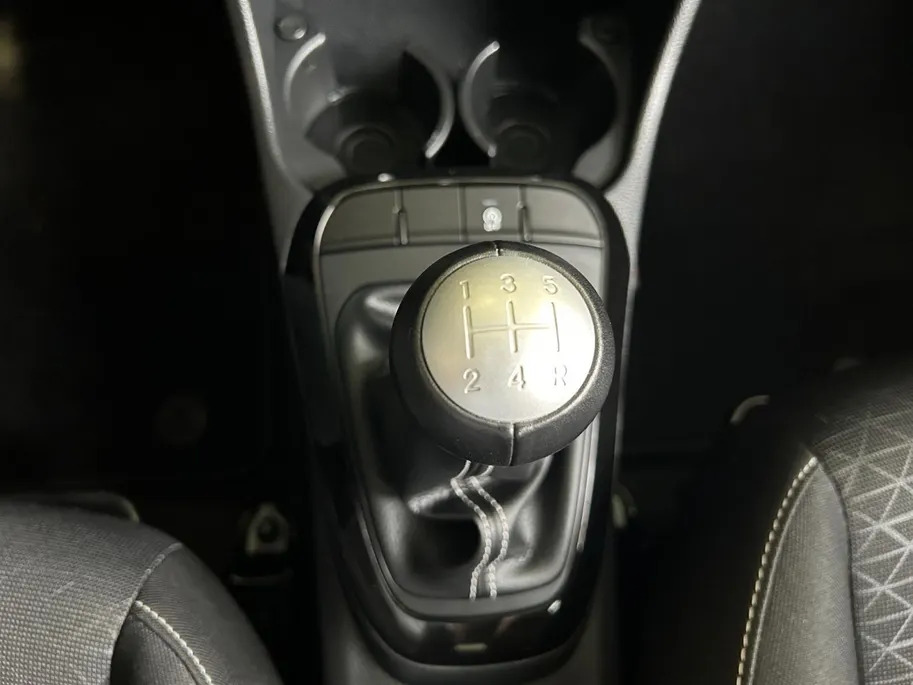 Kia Picanto 1.0 DPi DynamicPlusLine | Apple Carplay / Android Auto | Navigatiesysteem | Lichtsensor | Parkeersensoren + Camera Achter | Cruise Control | Climate Control | 15'Lichtmetalen Velgen