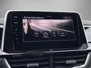 Volkswagen T-Roc 1.5TSI/150PK R-Line Business+ · Panoramadak · Trekhaak · Camera · Apple/Android Car Play · Navigatie · Stoelverwarming · Garantie t/m 09-10-2027 of 100000km.