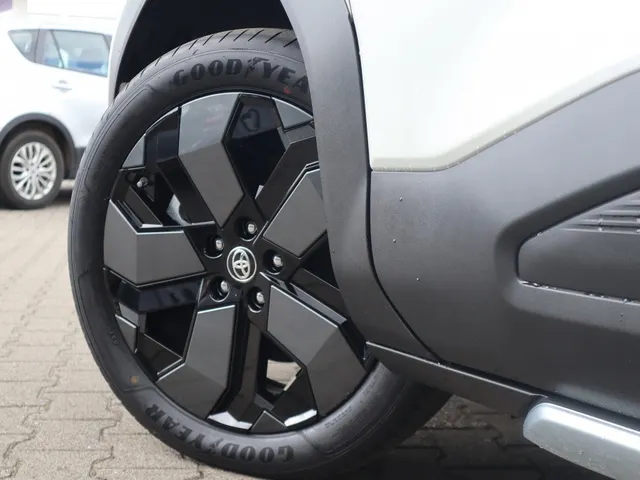 Toyota Urban Cruiser Executive 61 kWh