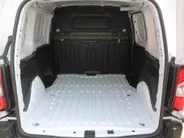 Toyota ProAce CITY 1.5 D-4D L1 Professional | Automaat | 3-zits | Clima | Navi | Camera | Cruise | Dodehoek detectie | Stoel- en stuurverwarming | Digitale binnenspiegel |