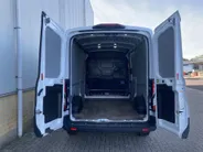 Ford Transit 350 2.0 TDCI 130 pk L3H2 Trend Navigatie - Apple Carplay/ Android Auto - Achteruitrijcamera - laadruimtebescherming