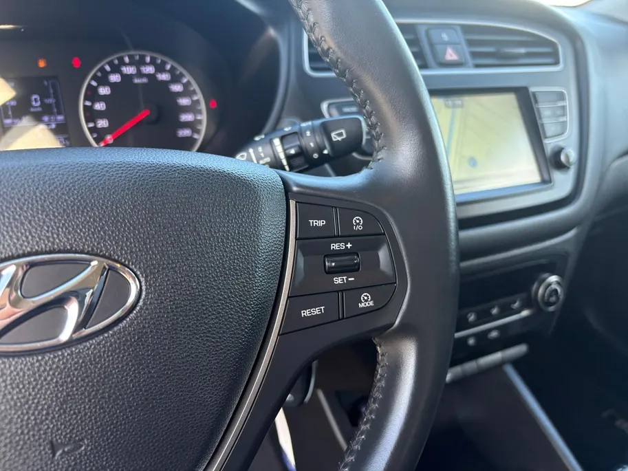 Hyundai i20 1.0 T-GDI Comfort | Climate control | Navi | Camera