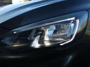 Ford Focus Wagon 1.0 EcoBoost ST Line Business | Stuur-/stoel-/voorruitverwarming | Camera | Clima | Draadloze telefoonlader | 17' LM | Navi |