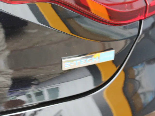 Renault Clio 1.6 E-Tech Full Hybrid 145 techno | Navigatie | Dode hoek melding | Cruise | Climat Control