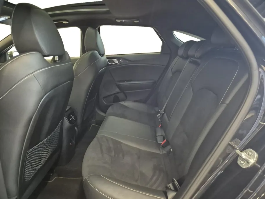 Kia ProCeed 1.0 T-GDi GT-Line 120 PK | Cruise Control | Climate & cruise control | Panoramadak | Stoel & stuurverwarming | Elektrische Kofferbak | Navigatie | Apple Carplay/Android Auto | Fabrieksgarantie | NAP