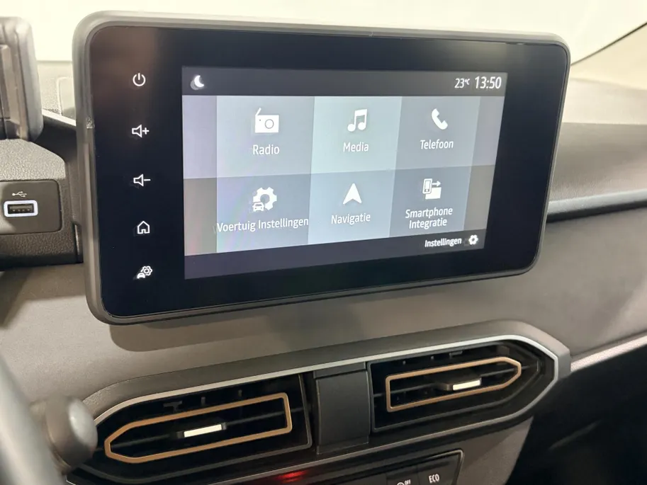 Dacia Sandero Stepway 100PK TCe ECO-G Up&Go | 1e eigenaar | Navi | Camera | Parkeersensoren | Apple CarPlay/Android Auto | Lichtmetalen Velgen | Climate Control | Cruise Control | Armsteun |