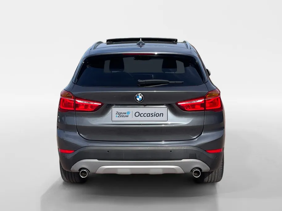 BMW X1 sDrive20i High Executive *Automaat*Navi*Camera*Schuif/kanteldak*Climate Control*Stoelverwarming*Lederen bekleding*LM. Velgen*Zeer nette auto!