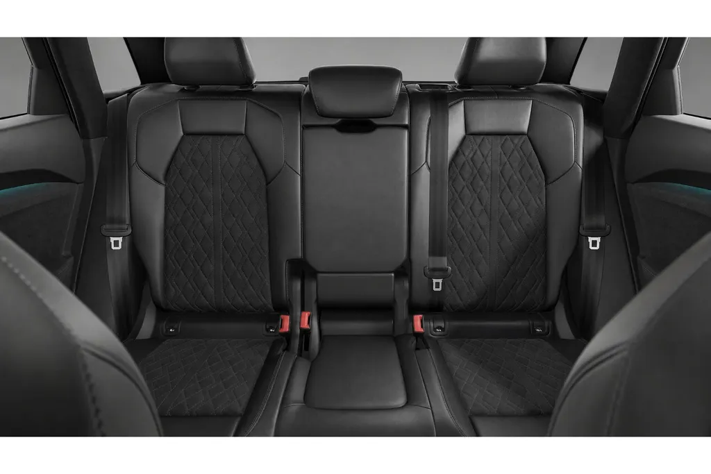 Audi Q5 2.0 TFSI e-hybrid quattro S edition 299 PK · Head-up display · Adaptieve luchtvering · Glazen panoramadak