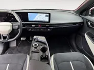 Kia EV6 GT-Line 84 kWh Panoramisch schuif-/kanteldak | Verwarmbare en geventileerde stoelen | V2L | Meridian Premium Sound System | 360 camera | Metallic lak | Fabrieksgarantie t/m 11-04-2033 + 3x 1 jaar* | NAP