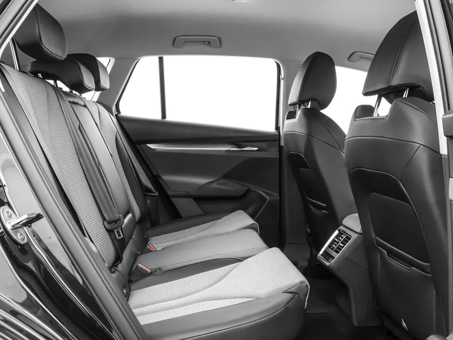 Škoda Enyaq iV 50 150pk · SOH 94,4% · Apple/Android Car Play · Camera · Navigatie · Cruise Control · 19'' Inch ·