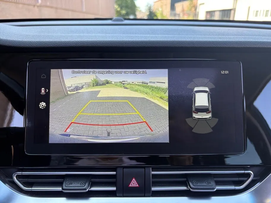 Kia Niro 1.6 GDi Hybrid ExecutiveLine | Schuif/kantel dak | Trekhaak | Elektrische achterklep | Keyless Entry | Apple Car Play/Android Auto | Lichtmetalen Velgen |