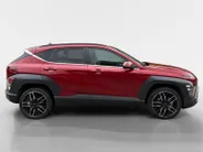 Hyundai Kona 1.6 GDI HEV Comfort Smart 19'' velgen Incl. resterend fabrieksgarantie! Zeer mooie uitvoering! ALS NIEUW!!