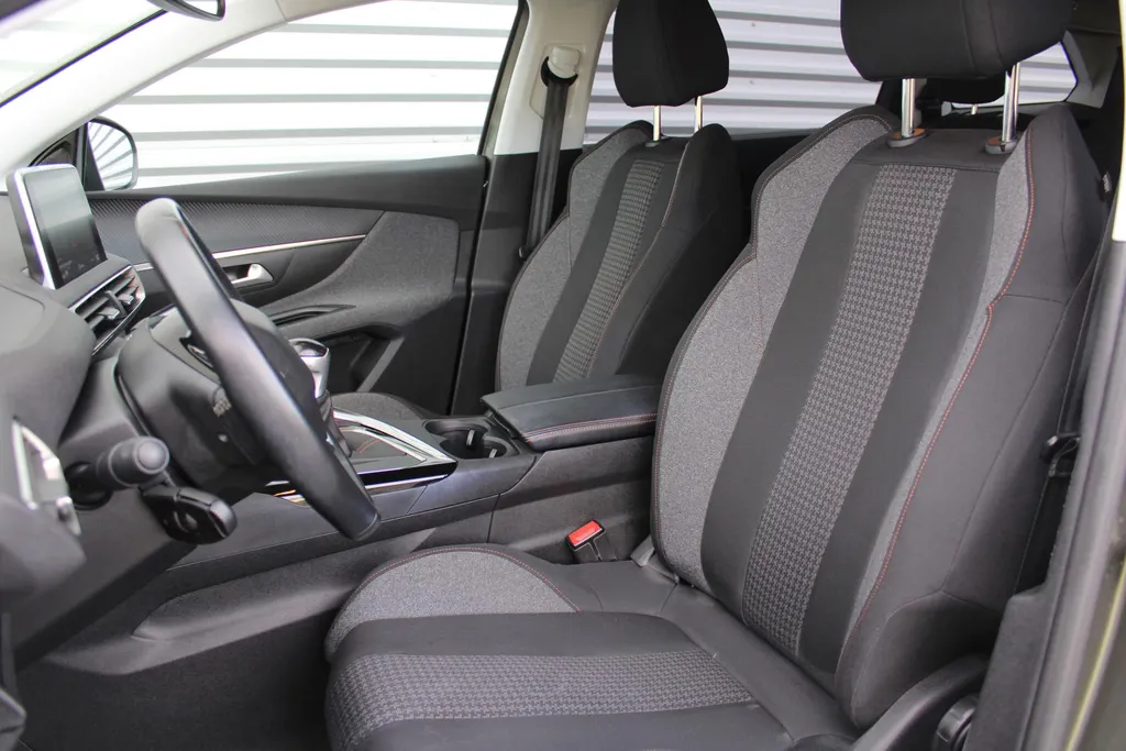 Peugeot 5008 1.2 PureTech Blue Lease Executive | Navi | Airco | 7 zits | Cruise | Camera | 17" LM |