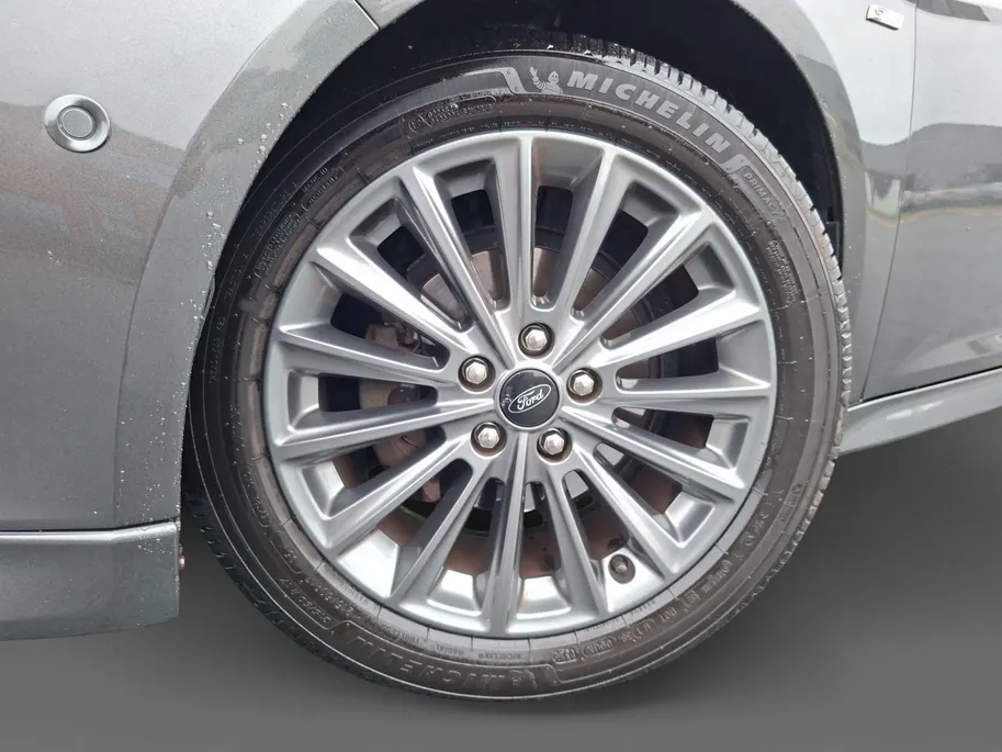 Ford Focus 1.0 ST-Line Wagon | Nieuwe distributieriem | Parkeersensoren | Navigatie | Climate Control | Voorruitverwarming | 17' Lichtmetaal | Trekhaak