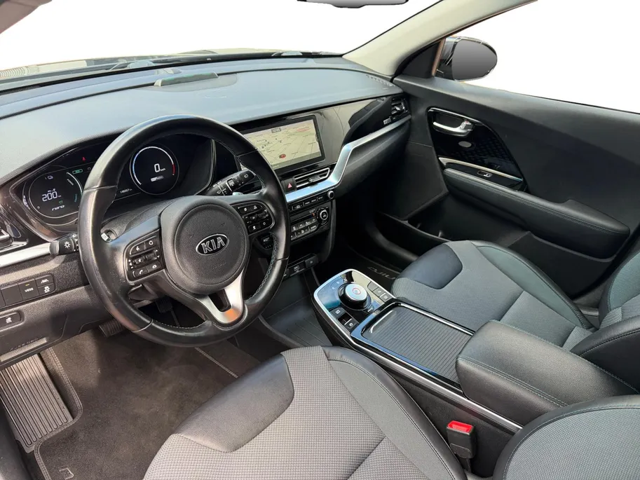 Kia e-Niro DynamicLine 64 kWh | Zeer nette auto | SoH 100% | Navigatie | Apple CarPlay & Android Auto | Achteruitrijcamera |