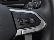 Volkswagen T-Cross 1.0TSI/116PK R-Line · Apple/Android Car Play · Camera + Parkeersensoren · Dodehoeksensor · Garantie t/m 24-02-2028