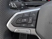 Volkswagen T-Roc 1.5TSI/150PK R-Line Black Style · Panoramadak · Apple/Android Car Play · Camera + Parkeersensoren · Stoelverwarming ·  Garantie t/m 07-08-2027