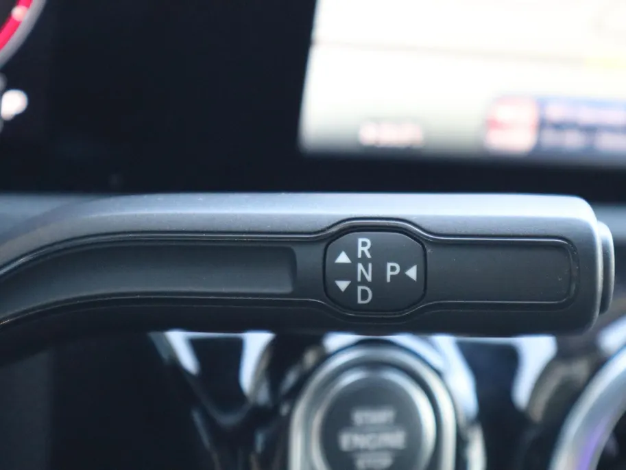 Mercedes-Benz CLA Shooting Brake 180 Business Solution AMG | Panoramadak | Dodehoekassistent | Memory Seats | HUD | Burmester | LED | 360 camera | Automaat