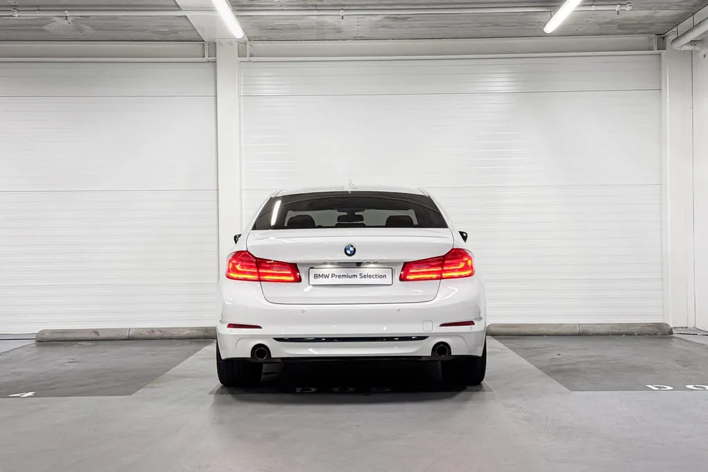 BMW 5 Serie Sedan 530e iPerformance High Executive