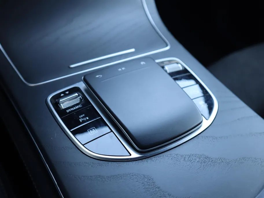 Mercedes-Benz GLC 300e 4MATIC Premium l Trekhaak l Nightpakket l Carplay