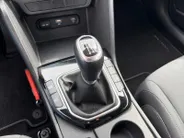 Kia Sportage 1.6 T-GDi MHEV DynamicLine | APPLE CARPLAY/ ANDROID AUTO | NAVI | DAB+ | CAMERA | HANDGESCHAKELD | ORIGINEEL NL | 150PK | 1.650KG TREKGEWICHT | NETTE AUTO |