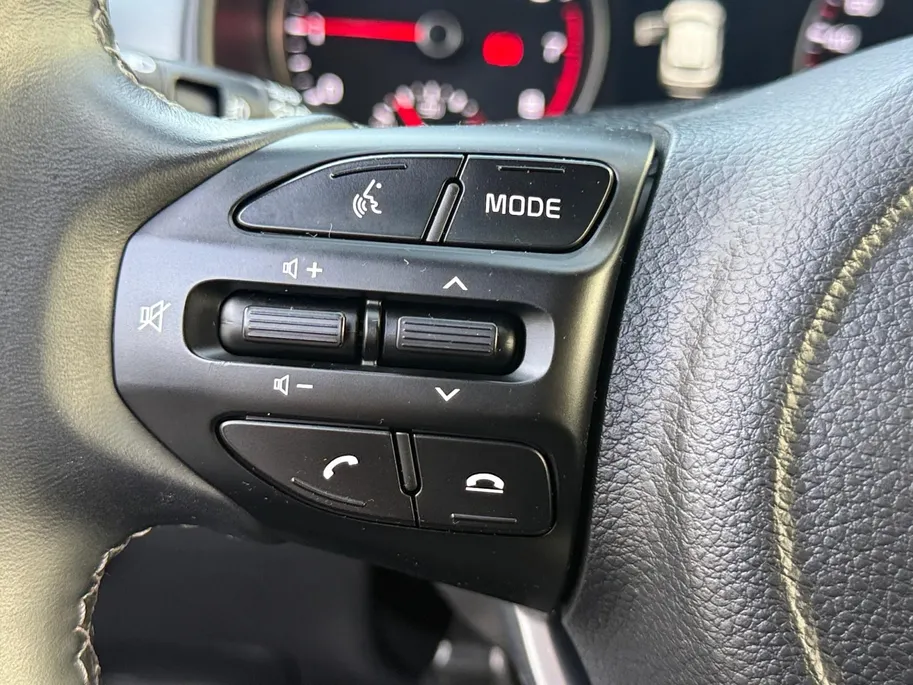 Kia Stonic 1.0 T-GDi MHEV DynamicPlusLine | Trekhaak | Keyless | Camera | Climate Control | Cruise Control | Lane Assist | Apple Carplay | Android Auto |