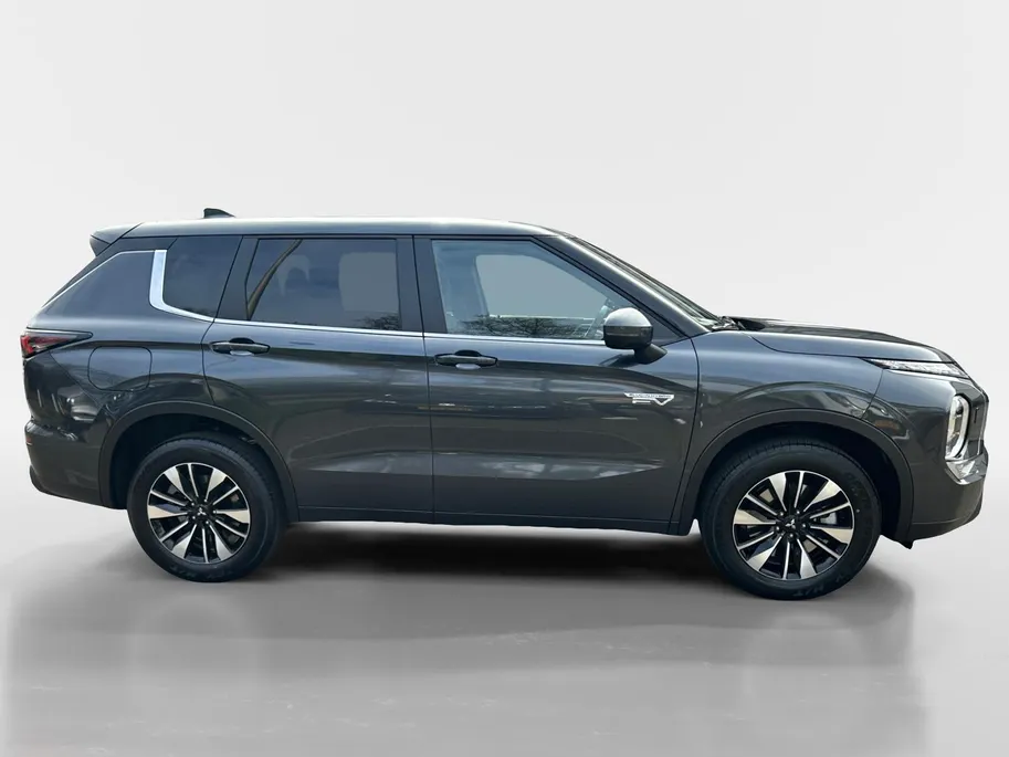 Mitsubishi Outlander 2.4 PHEV Intense | 6000 EURO KORTING | NU DIRECT LEVEBAAR | 8 JAAR GARANTIE |