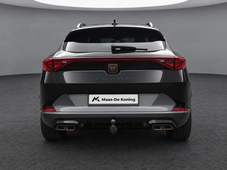CUPRA Formentor 1.4 e-Hybrid VZ 245pk DSG Performance · Panoramadak · Inklap. Trekhaak · Camera · Keyless · Dodehoeksensor · Stuur- & Stoelverwarming ·
