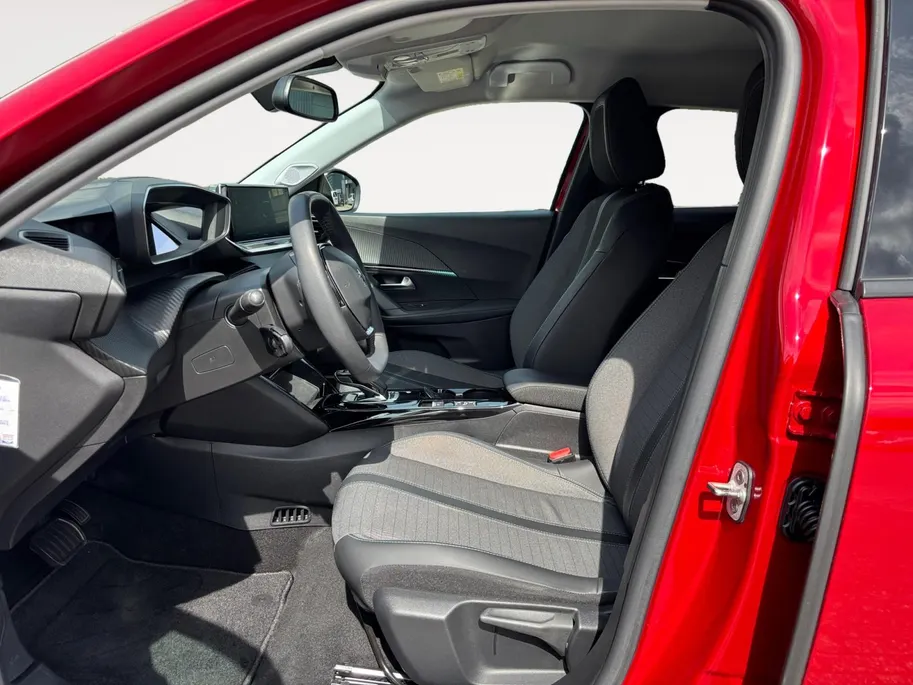 Peugeot e-2008 EV Allure Pack 50 kWh | Stoelverwarming | Cruise | Camera