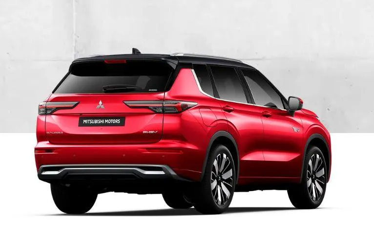 Mitsubishi Outlander 2.4 PHEV Instyle+ € 5.000 euro korting eigen voorraad| 8 jaar garantie| Snel leverbaar | Totaalprijs op is op.m25