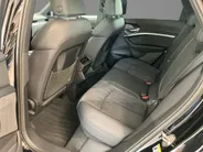 Audi e-tron 55 quattro S Line 300kW/408PK 95 kWh · Panoramadak · Camera + Parkeersensoren · Drive select